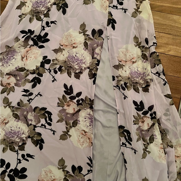 Evening dress new with tags! With back and side cutout and a slit in the front. - Picture 7 of 9